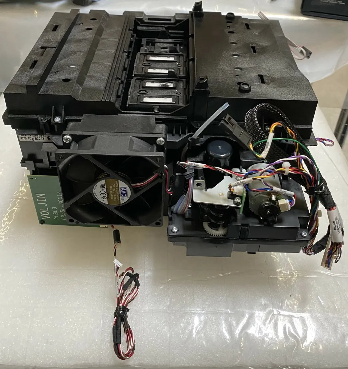 Kit de servicio gráfico de 6 tintas para la estación de servicio HP Designjet serie Z6 (T8W15-67026)